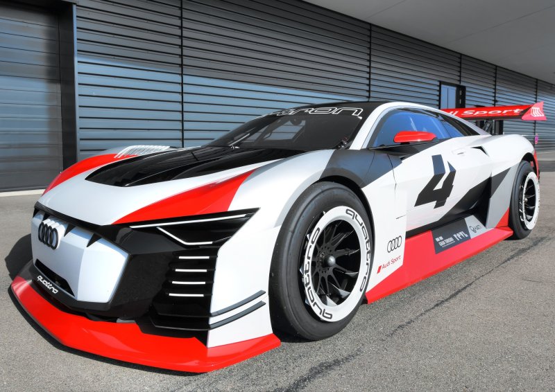 Audi e tron универсал