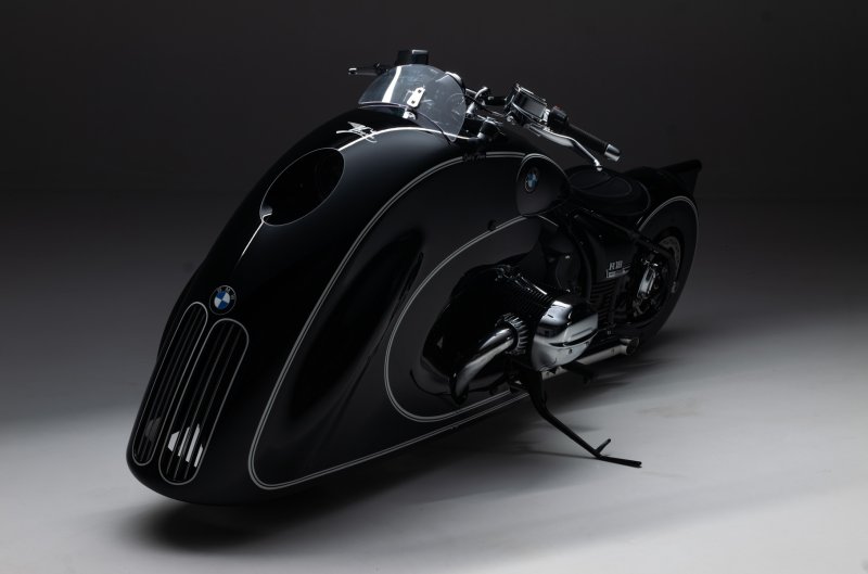 Kingston Custom BMW r18