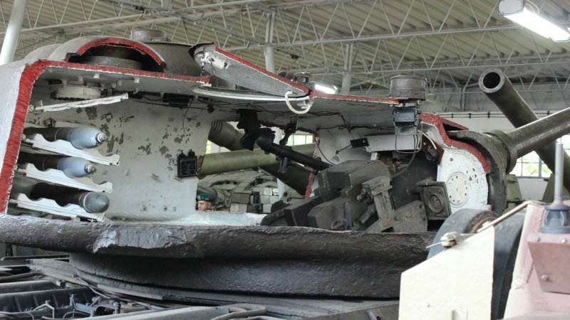 Т 34-85 внутри танка