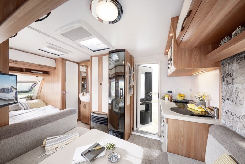 Hobby de Luxe 400 SFE