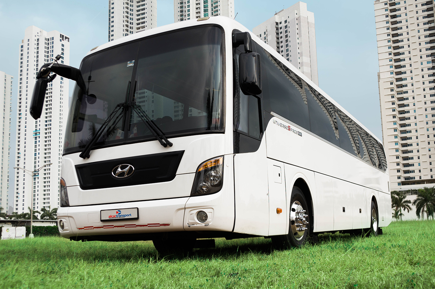 Hyundai Universe Xpress Noble. Хендай Юниверс автобус. Hyundai 43 автобус. Hyundai Universe 43.