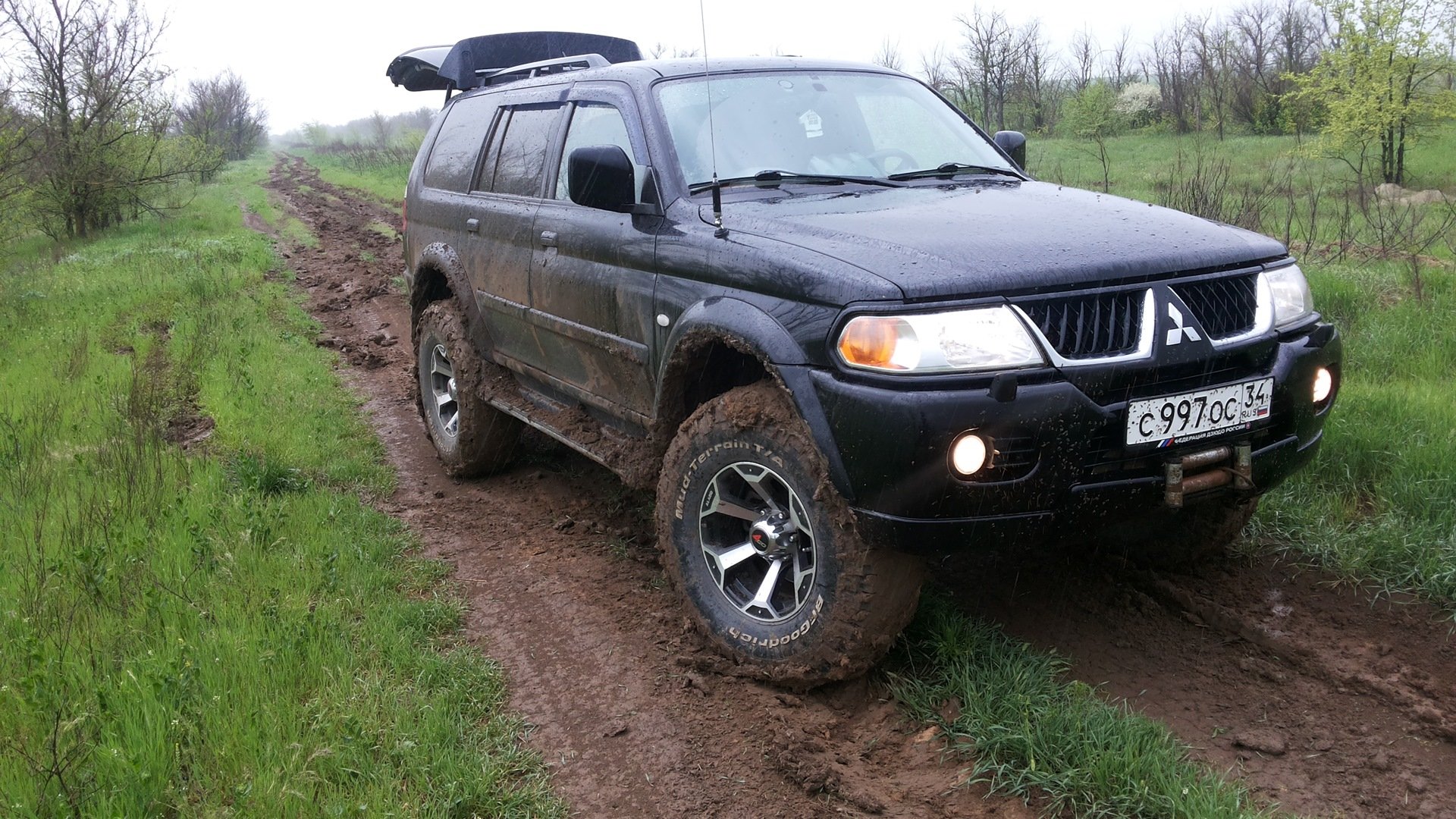 Pajero sport 1. Mitsubishi Pajero Sport 2009. Митсубиси Паджеро спорт 2009 года. Pajero Sport 1 2009. Паджеро спорт 2 2009.