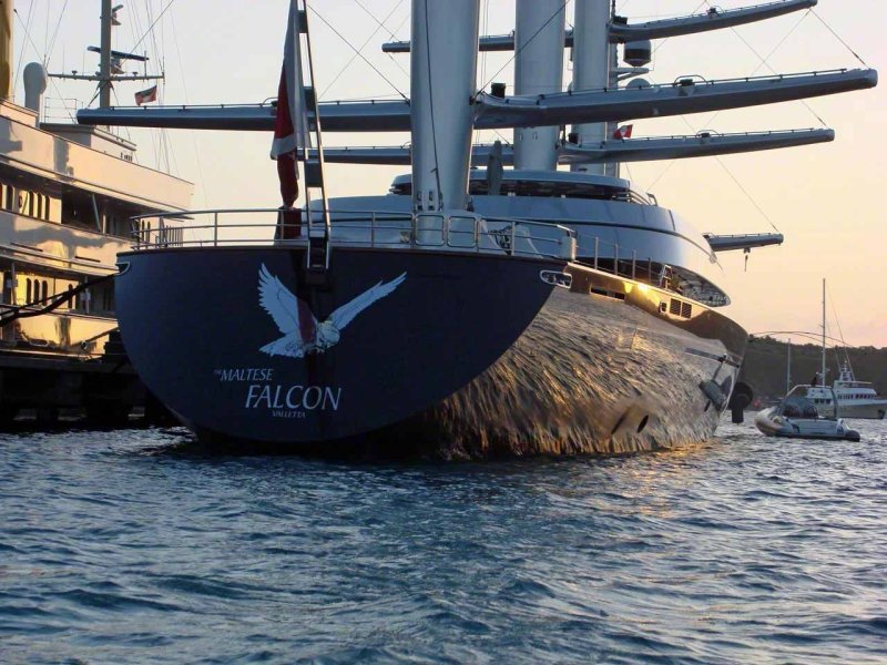 Maltese Falcon яхта