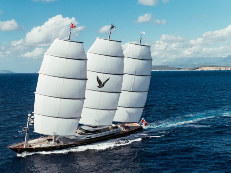 Maltese Falcon у берегов капри