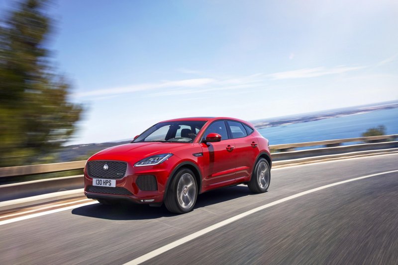Ягуар паркетник e Pace