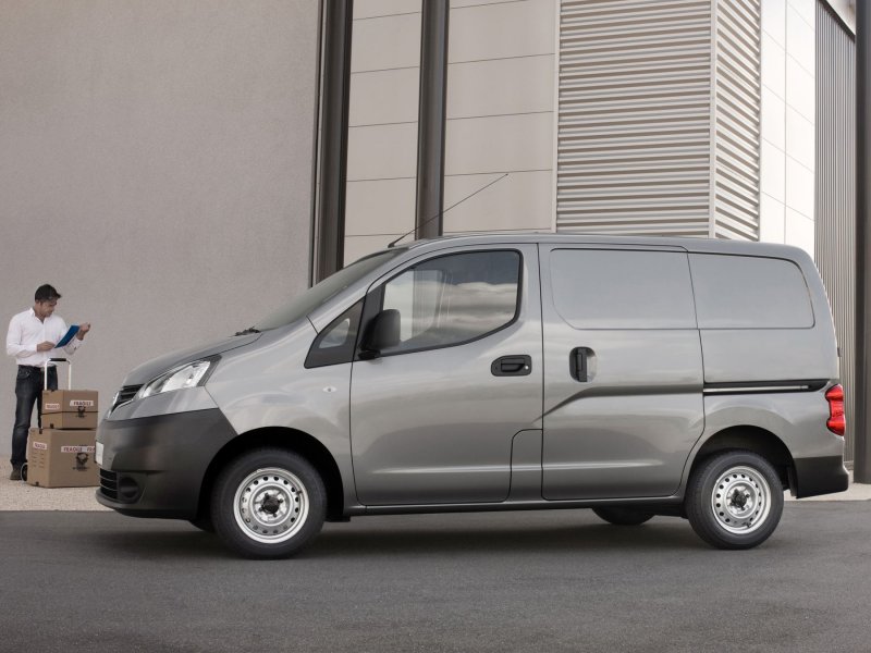 Nissan nv200 фургон