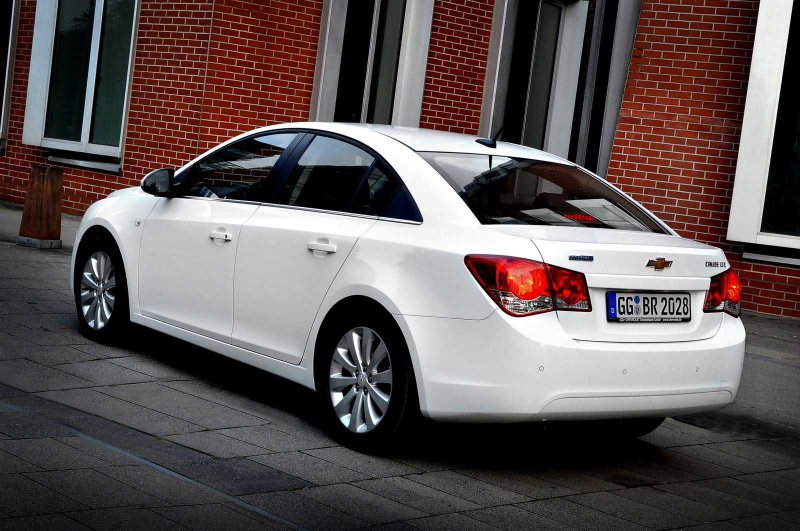 Chevrolet Cruze 2012 седан