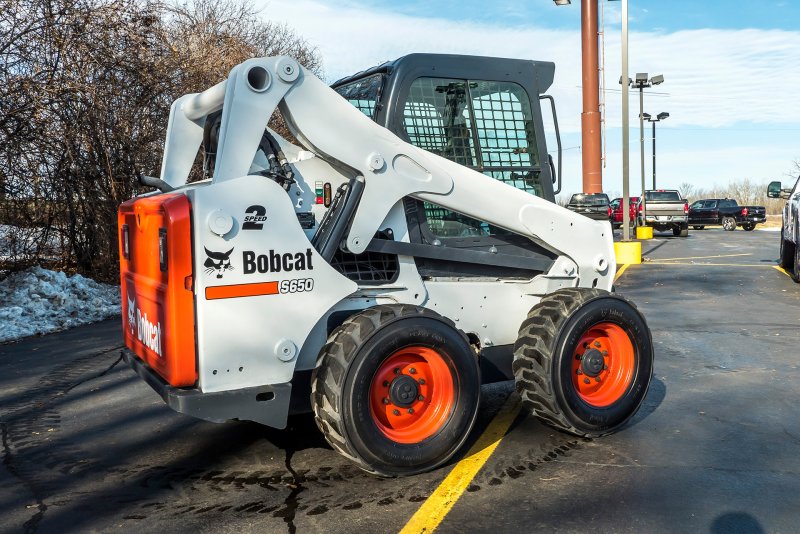 Мини-погрузчик Bobcat s650