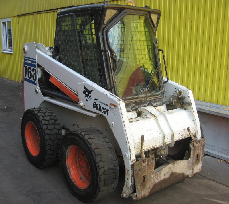 Мини-погрузчик Bobcat 763