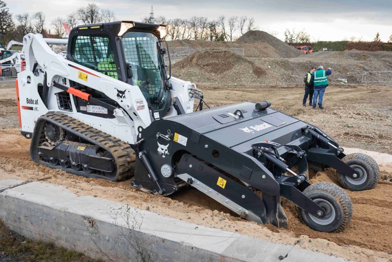 Мини-погрузчик Bobcat t590