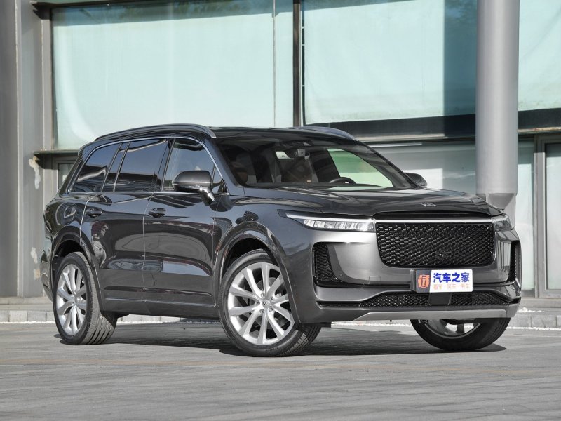 Китайский кроссовер li one