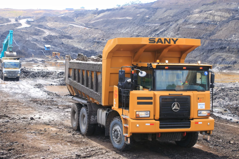 Карьерный самосвал sany SKT 90