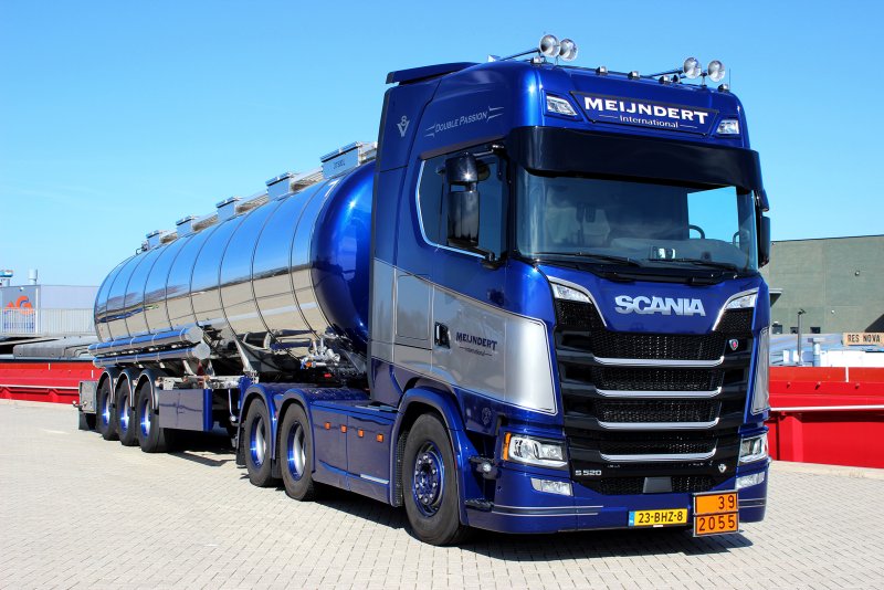 Грузовик Скания s520