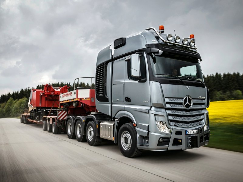 Mercedes-Benz Actros SLT