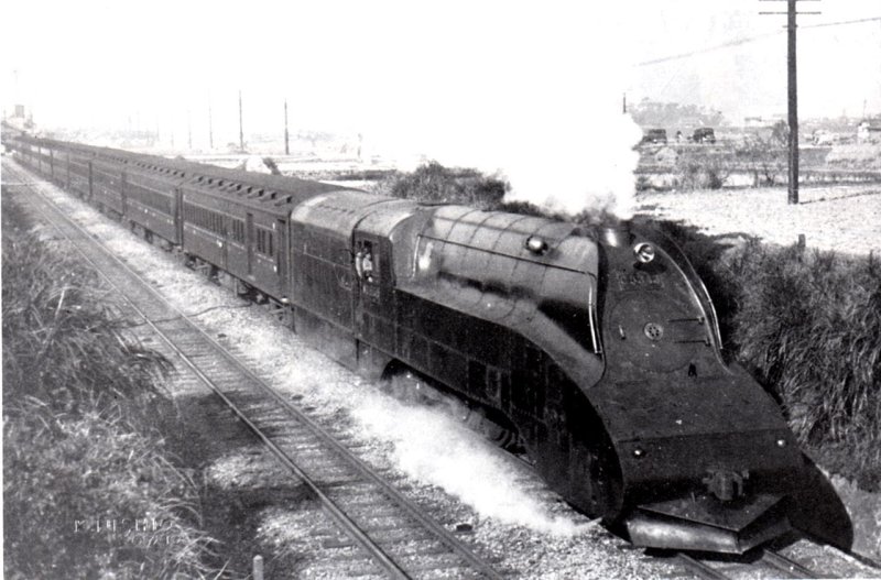 Streamlined Railroad locomotive (1939)