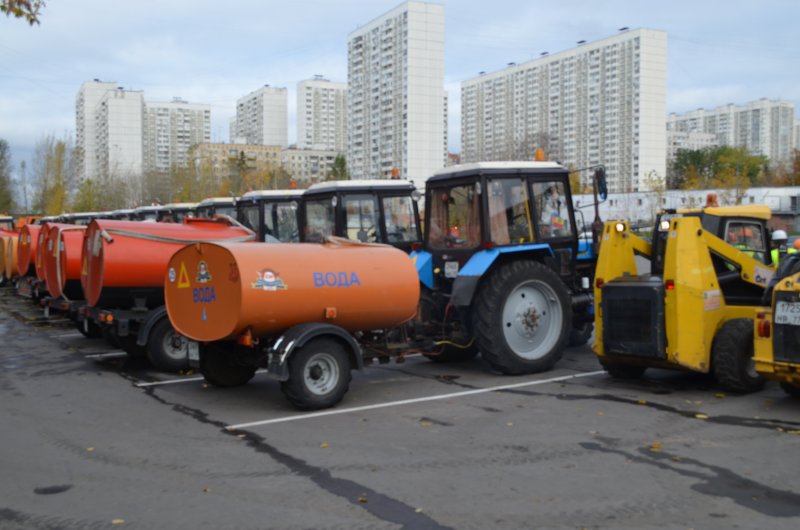 Поливомоечная машина Жилищник