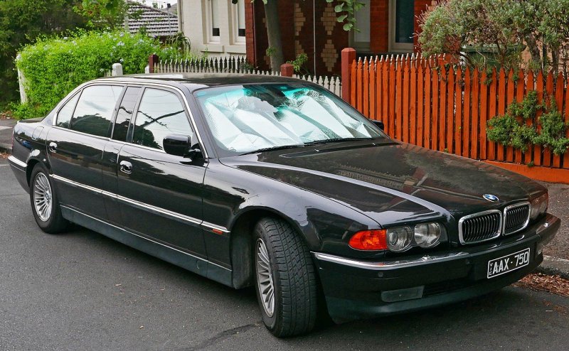 BMW l7 e38 2001