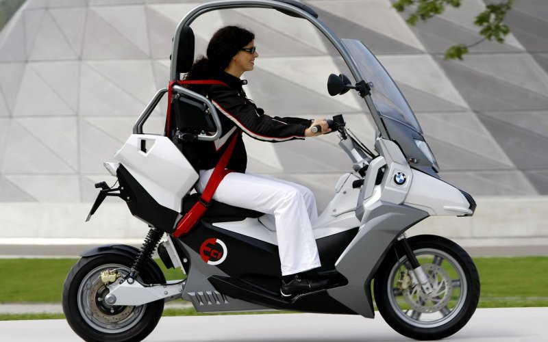 BMW c1 с коляской