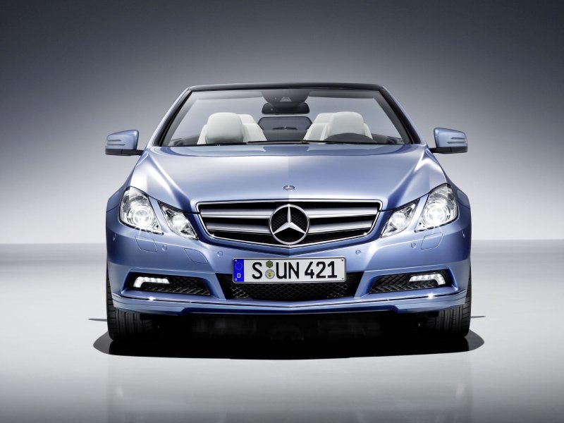 Машина Мерседес Mercedes-Benz e-class