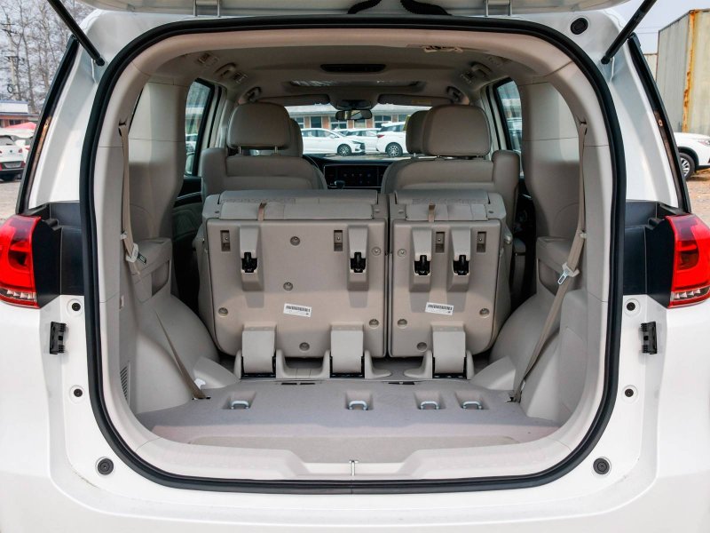 JAC минивэн gm8