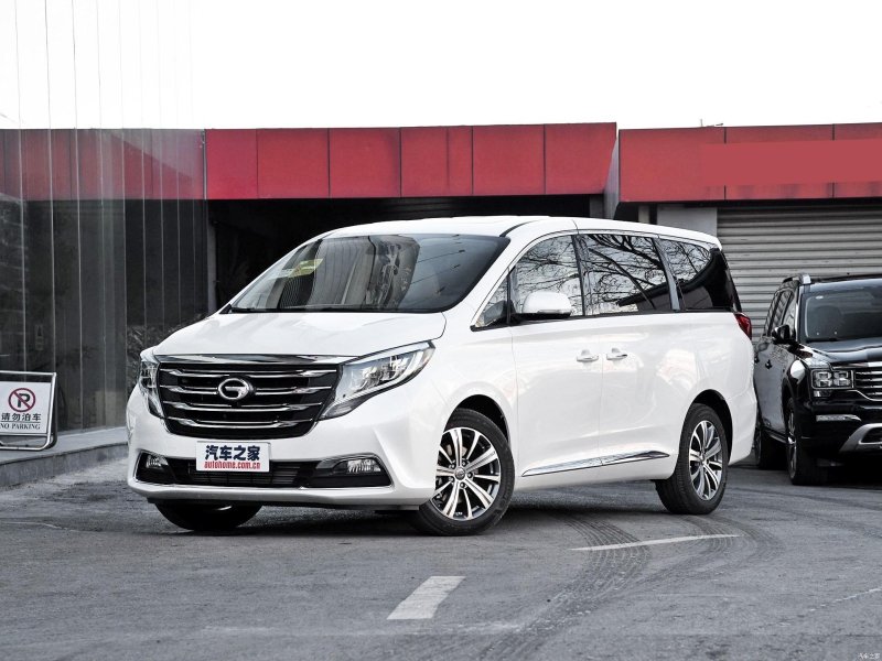 Китайский минивэн GAC gm8