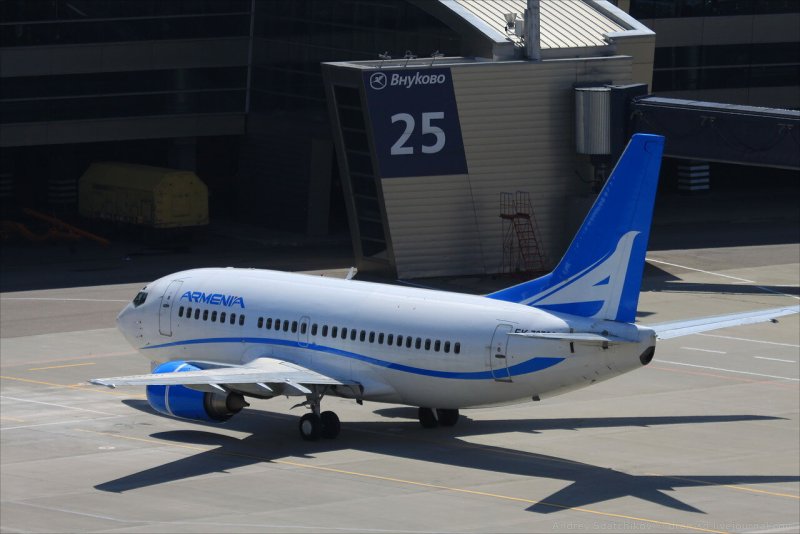 Боинг 737 армянские авиалинии