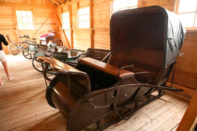 Сани с печкой