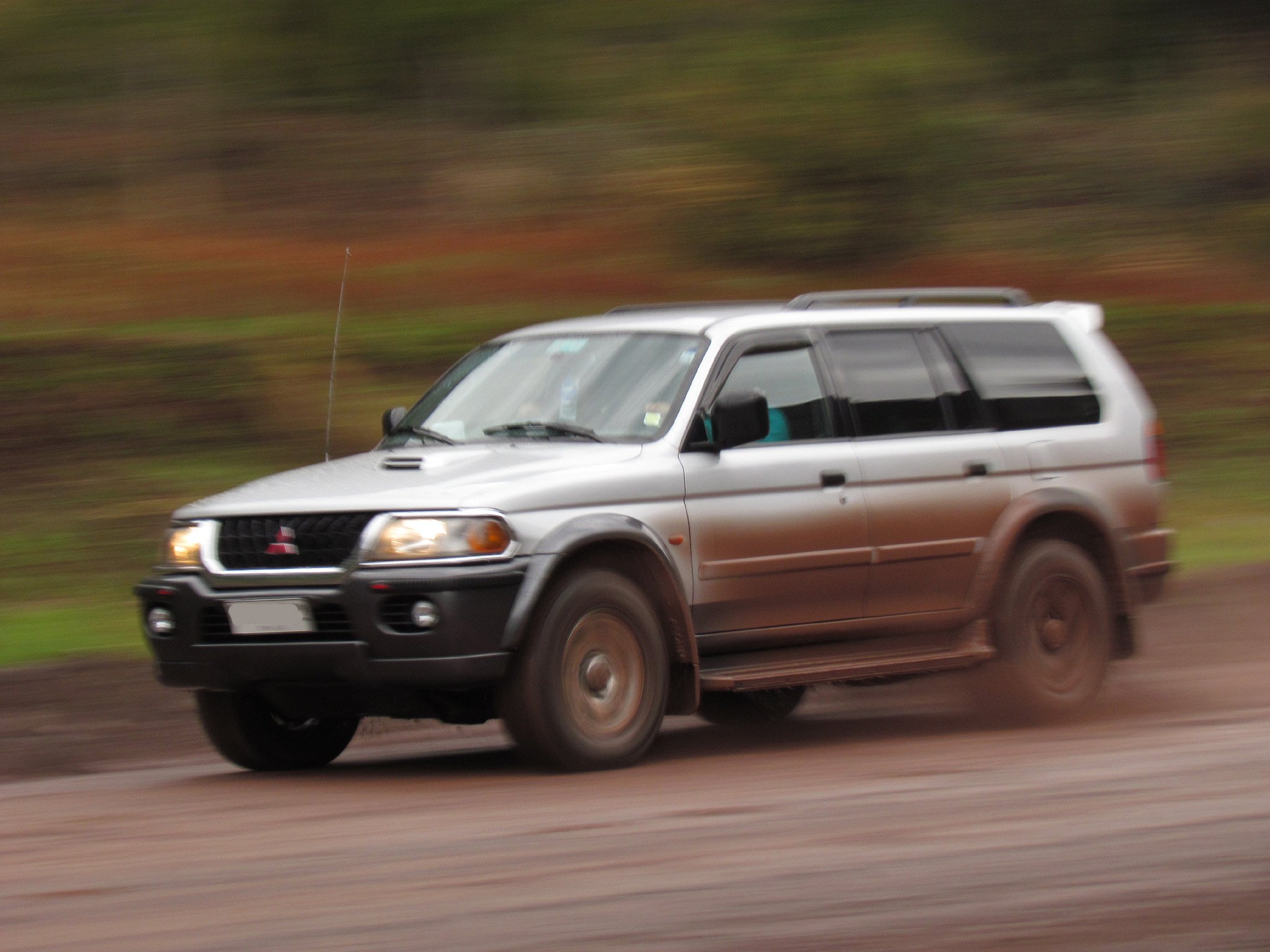 1690886493_hdpic-club-p-montero-sport-83.jpg