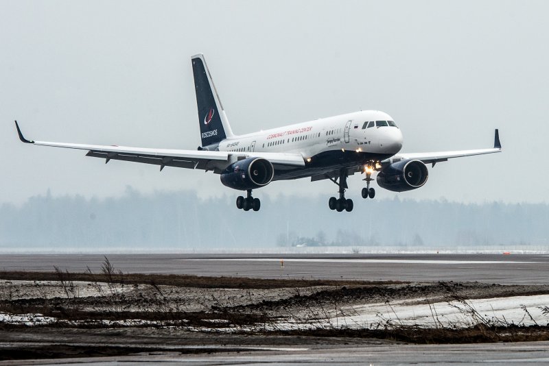 Ту-204 пассажирский самолёт