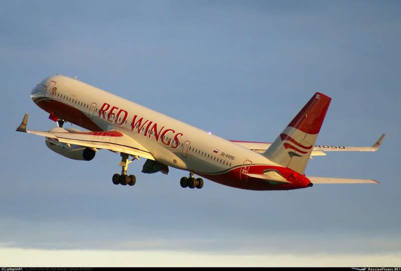 Red Wings ту-204см