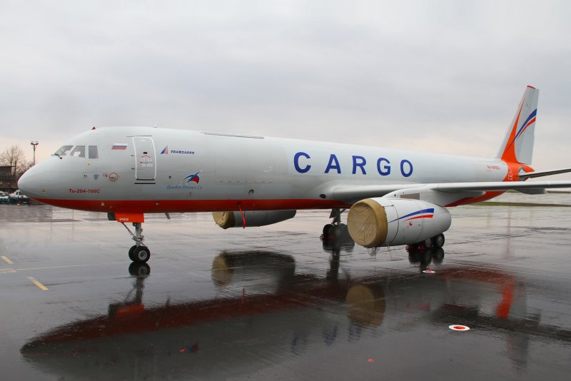 Грузовой самолет ту-204-100с