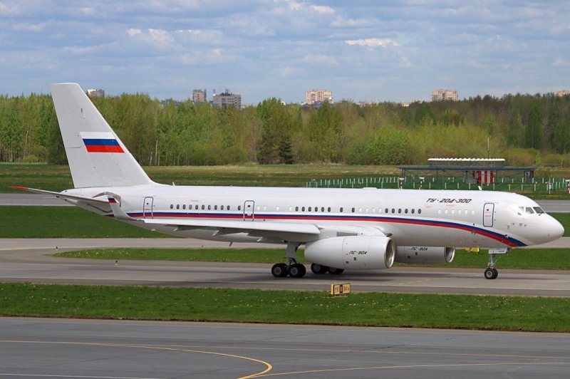Ту 204 самолет