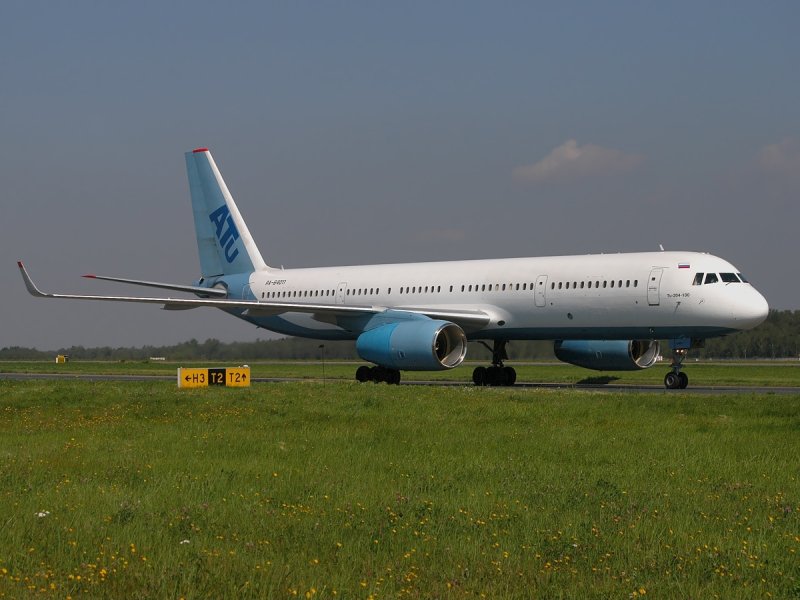 Ту-204 пассажирский самолёт