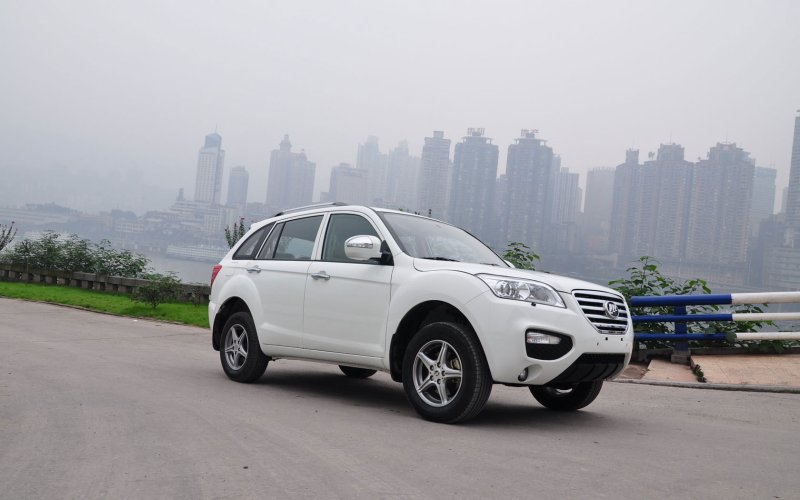 Китайский кроссовер Lifan x60