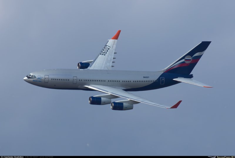Самолёт ил 96 300
