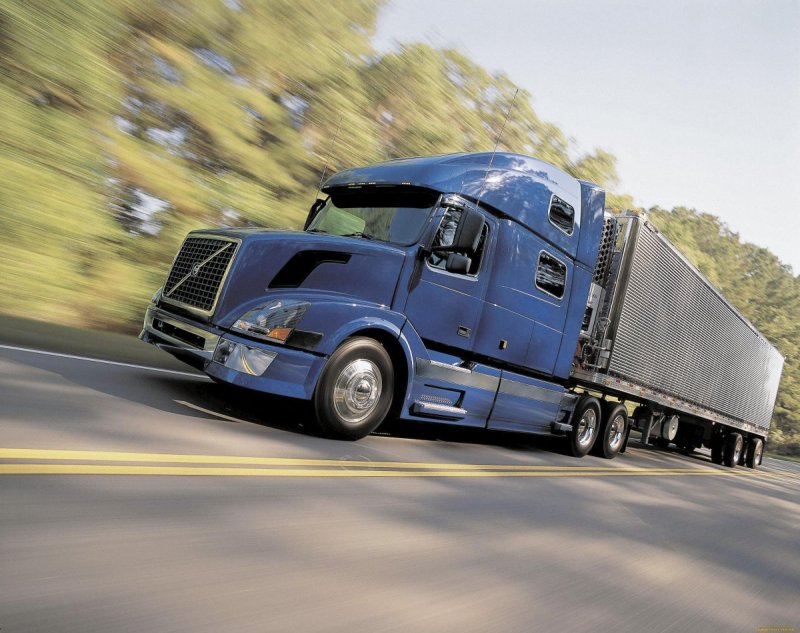 Тягач Volvo VNL 780