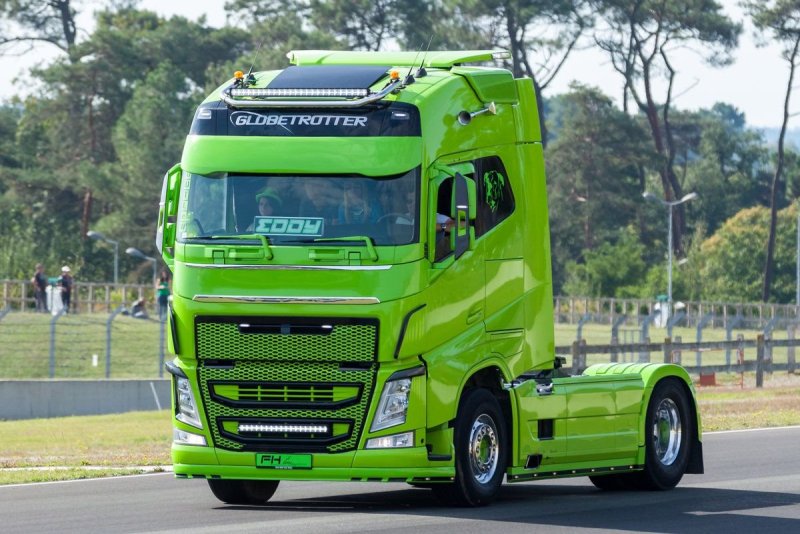 Грузовик Volvo FH