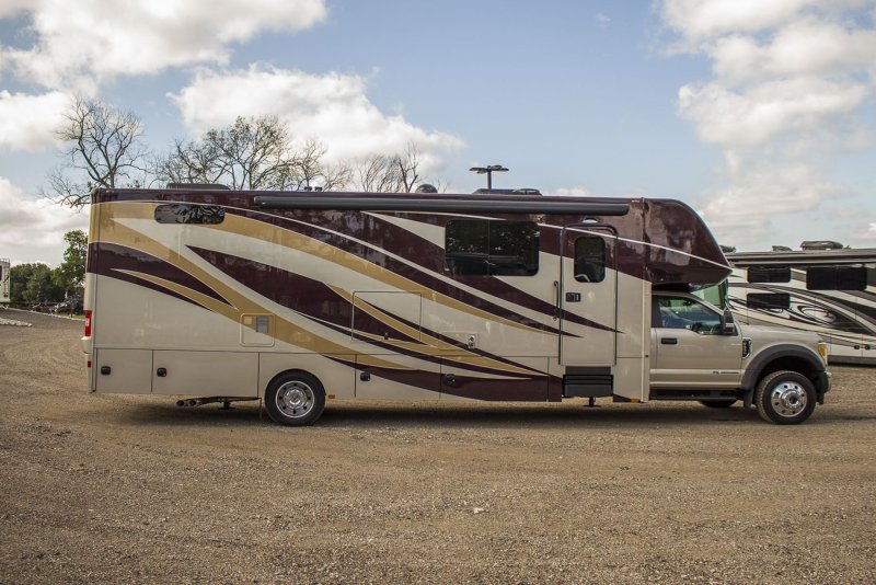 Thor Omni bb35 class c Diesel Motorhome on Ford f-550 Chassis