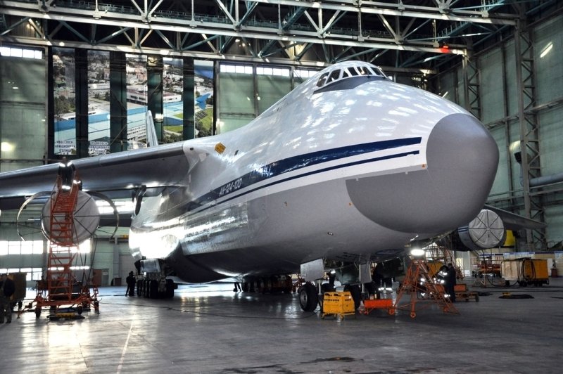 АН 124 Авиастар