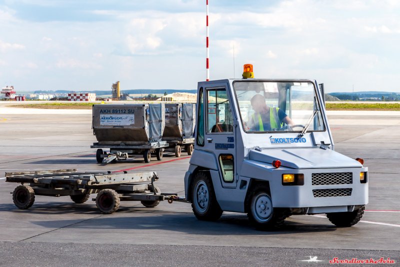 Тягач багажный Аэродромный Toyota 2td20