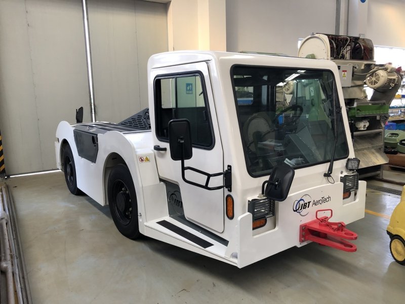Аэродромный тягач JBT b250