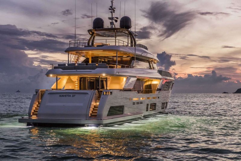 Яхта Navetta 37