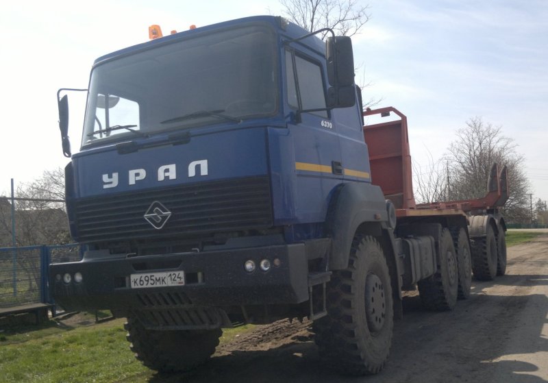 Урал 6370 седельный тягач