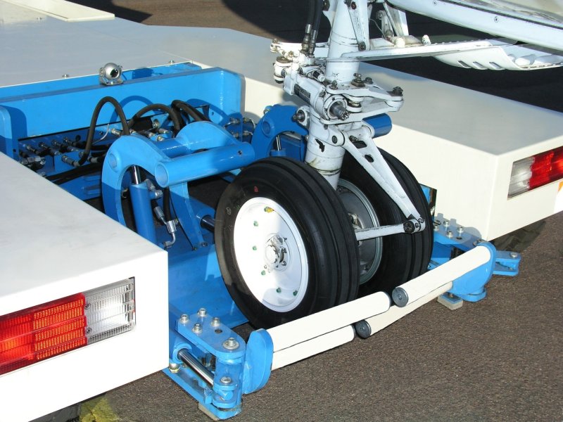 Аэродромный тягач JBT Aerotech b250
