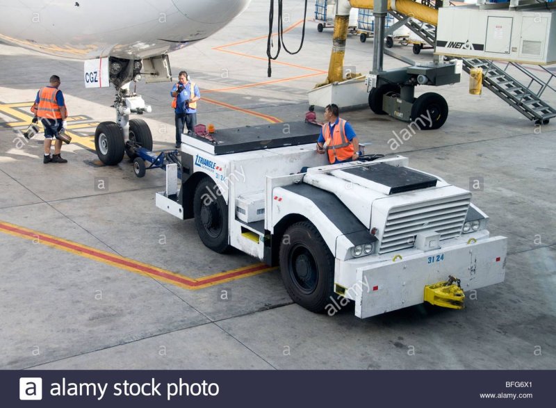 Airport tug