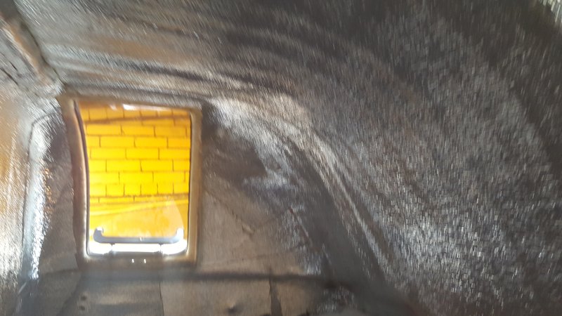 Газон со спальником на крыше