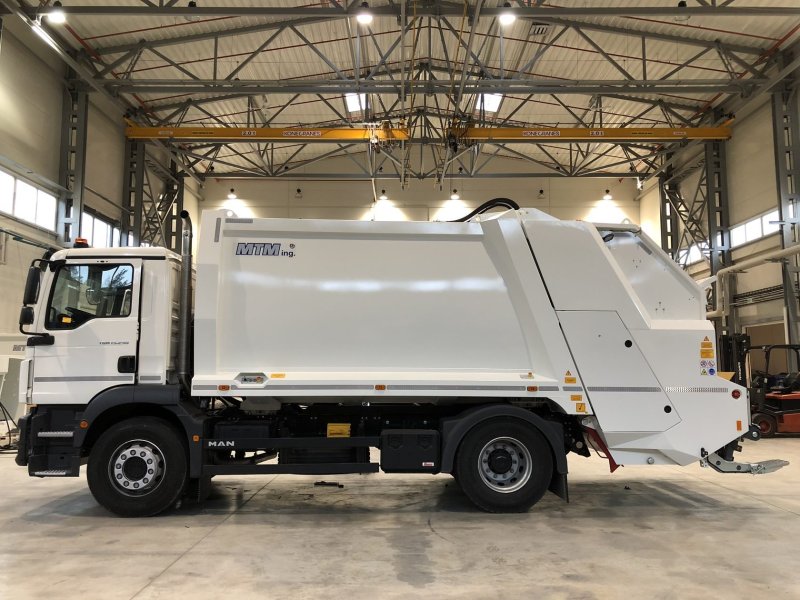 Мусоровоз 7 тн , с задней загрузкой Isuzu