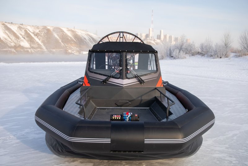 Лодку Фантом 650