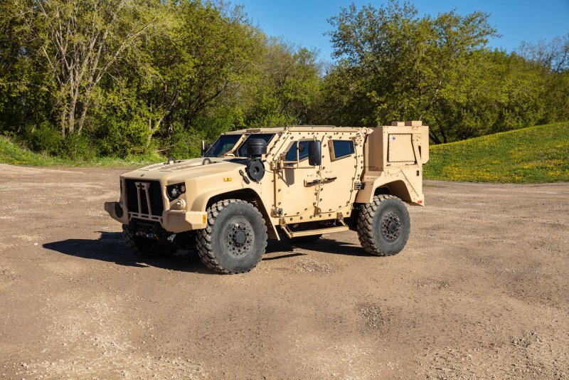 Бронированный автофургон Oshkosh Defense