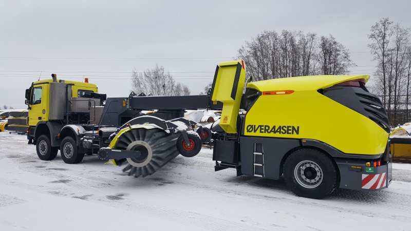 Аэродромная компактная подметально-продувочная машина Overaasen rsc250